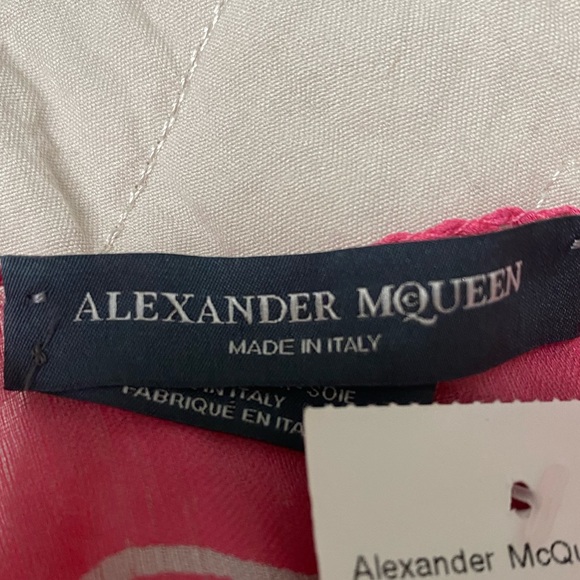 Alexander McQueen silk scarf. Brand new with tags. Hot pink and white - Picture 4 of 4